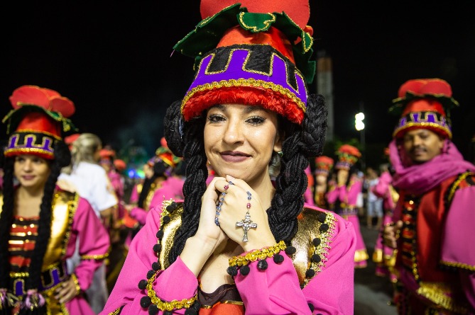 армяне в бразильском карнавале