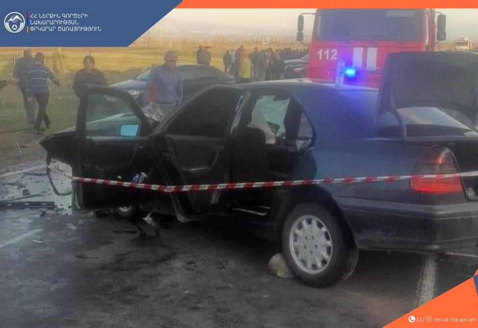 ДТП на трассе Ереван-Апаран: госпитализированы 5 человек 