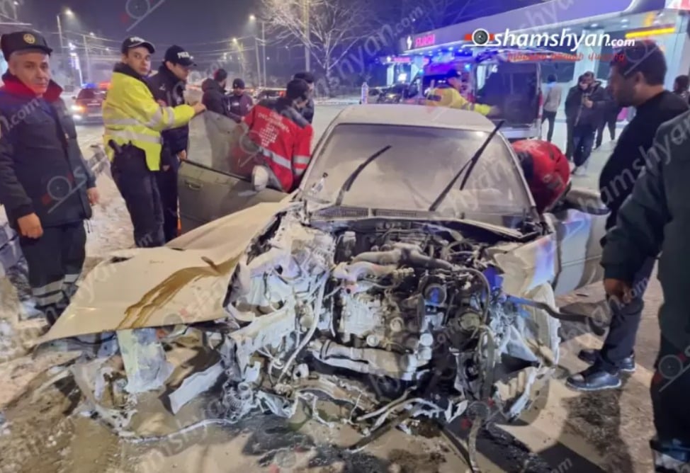 Խոշոր ավտովթար՝ Երևանում․ 3 մարդ հոսպիտալացվել է 