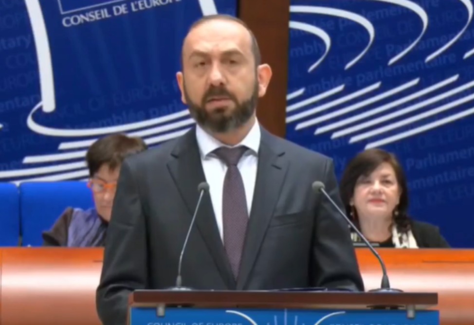 Армения привержена полному урегулированию отношений с Турцией - глава МИД