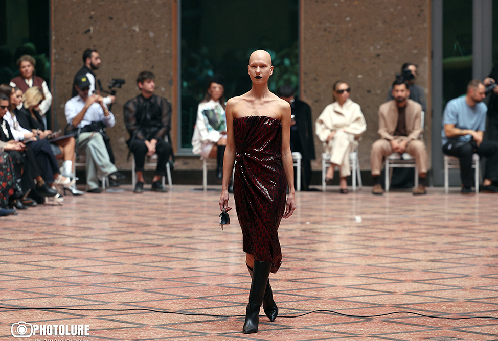 Образы, стиль и тренды подиумов Yerevan Fashion Week 2025-5