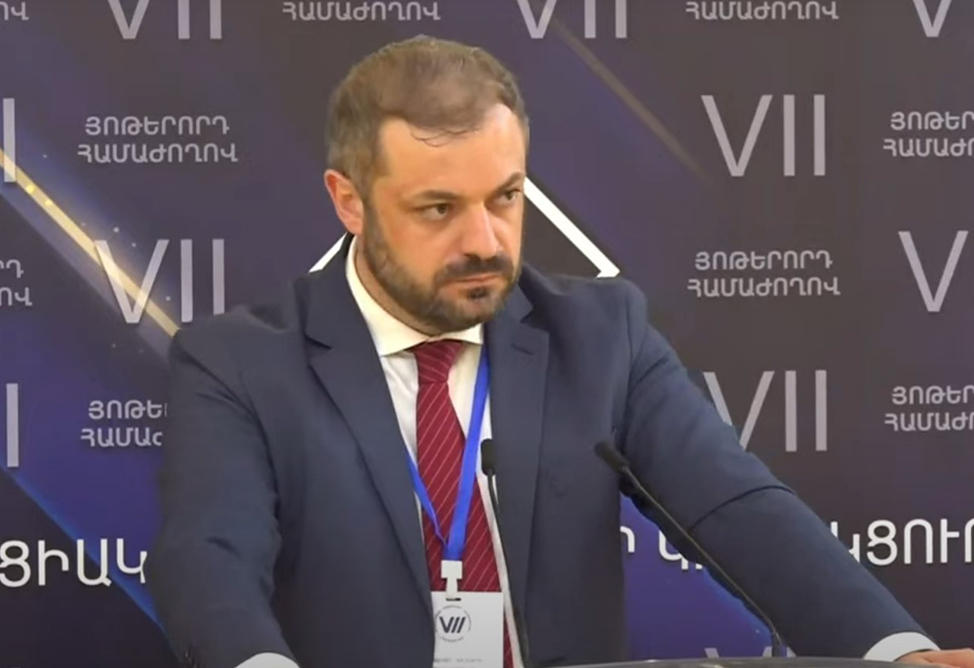 Папоян об удалении изображения Арарата на погранштампах: «нужно избавиться от эмоций»