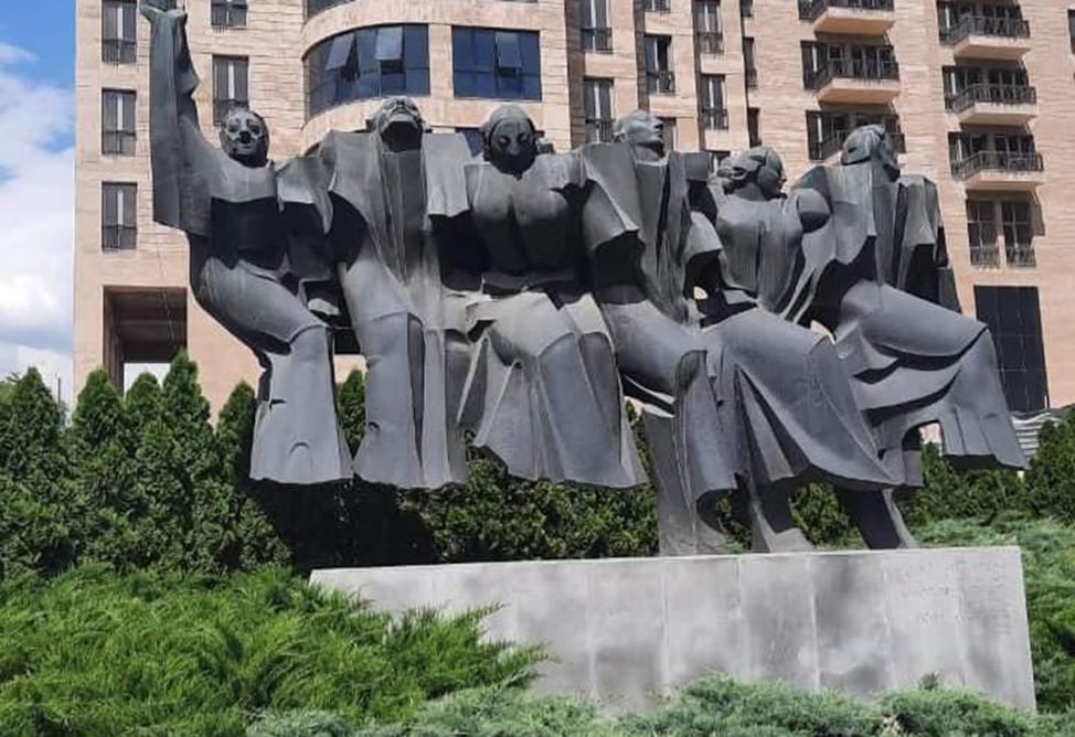 Скульптурная композиция «Танец горцев» в Ереване будет перенесена Скульптурная композиция «Танец горцев» в Ереване будет перенесена