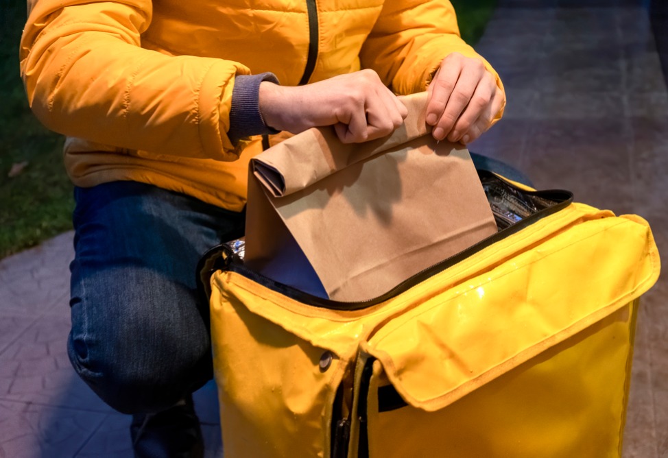 В Армении курьеров служб доставки еды обяжут иметь санитарные книжки