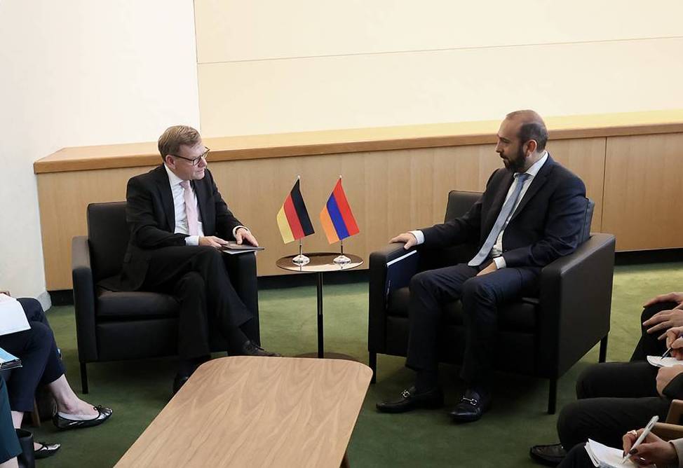 Армения считает ЕС,  в том числе Германию, важным партнером на пути демократического развития - глава МИД 