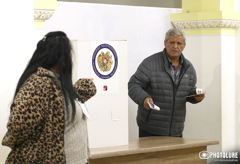 Явка на выборах в Вагаршапате на 11:00 составила 7.56%