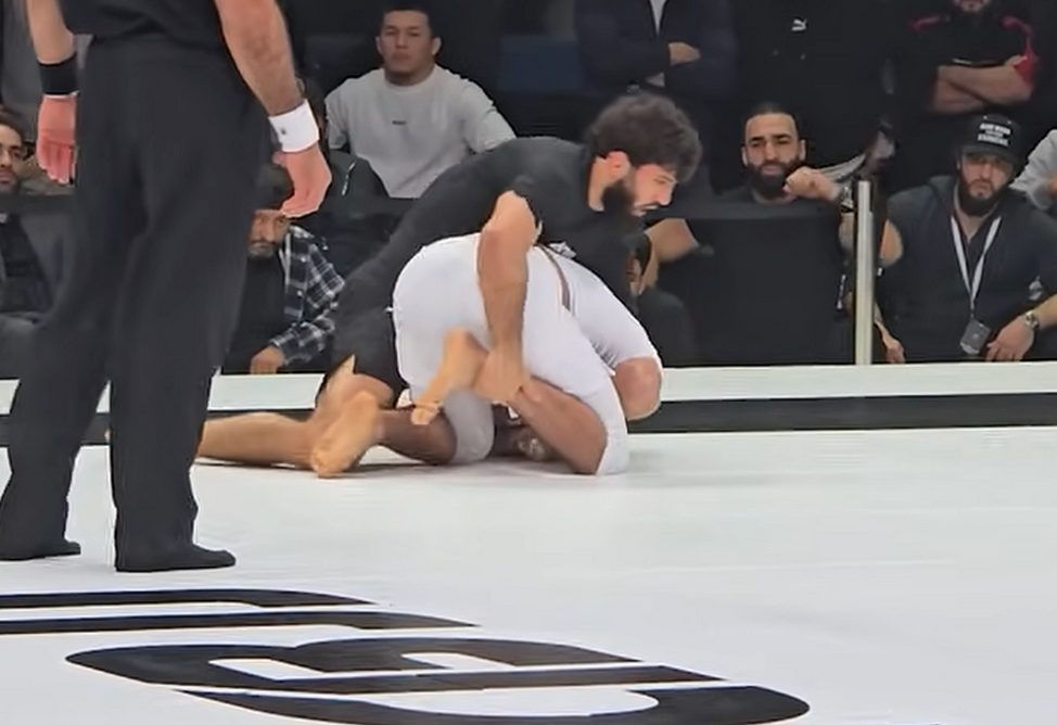 Арман Царукян стал чемпионом ACBJJ 20, победив удушающим приемом Мехди Байдулаева