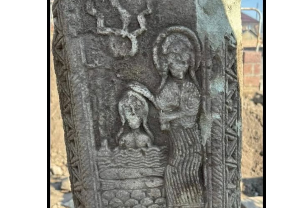 Լոռիում բացառիկ կոթող է հայտնաբերվել (ՖՈՏՈ)