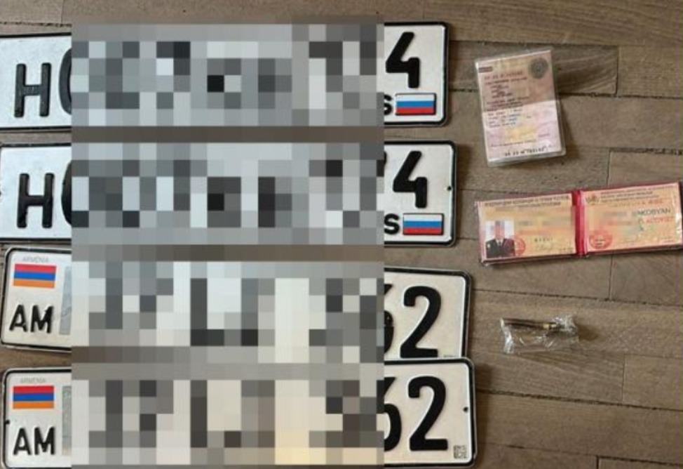 Վարորդական իրավունքի վկայականը կեղծ էր, իսկ մեքենայում թմրամիջոց կար. 28–ամյա տղամարդը ձերբակալվել է 