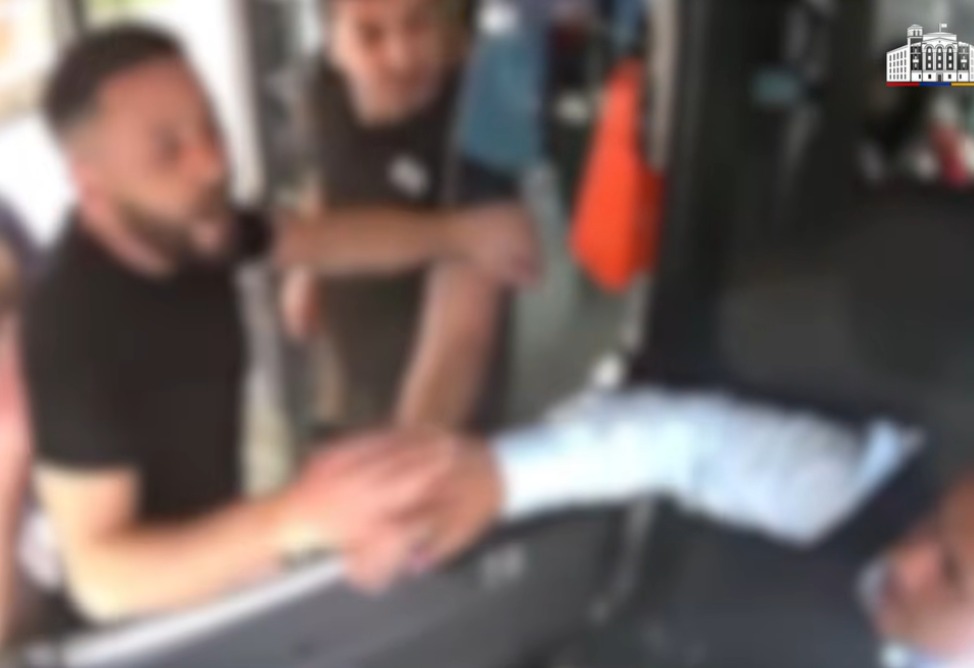 Задержаны трое хулиганов, напавших на водителя автобуса в Ереване (ВИДЕО) 