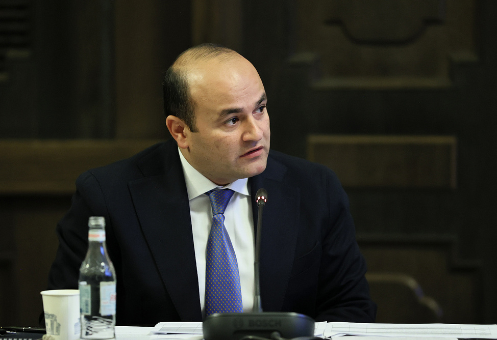 Հորեղբորս բիզնեսն է, յուրաքանչյուր մարդ իր գործունեության համար է պատասխան տալիս․ սոցապ նախարարը՝ «Լիաննա գարդեն հոլ»–ում 100մլն դրամի ստվերային շրջանառության մասին Հորեղբորս բիզնեսն է, յուրաքանչյուր մարդ իր գործունեության համար է պատասխան տալիս․ սոցապ նախարարը՝ «Լիաննա գարդեն հոլ»–ում 100մլն դրամի ստվերային շրջանառության մասին