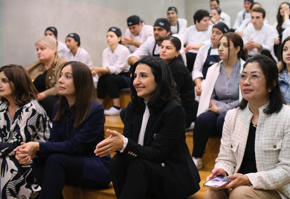 Еремян Академия