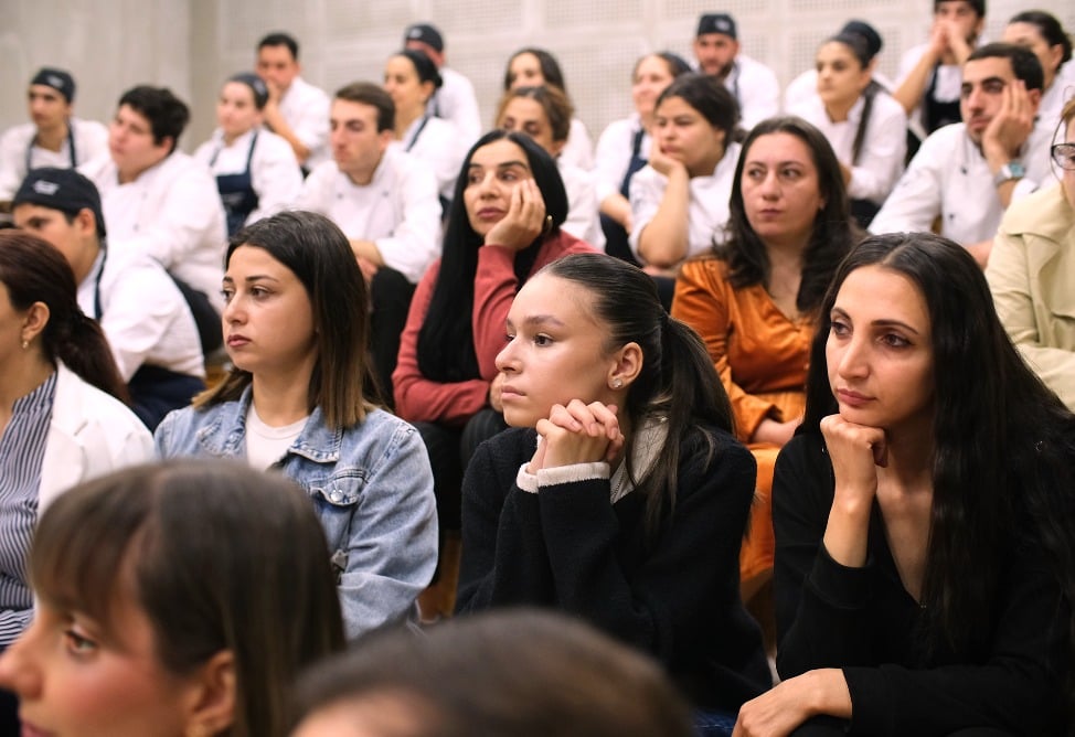 Еремян Академия