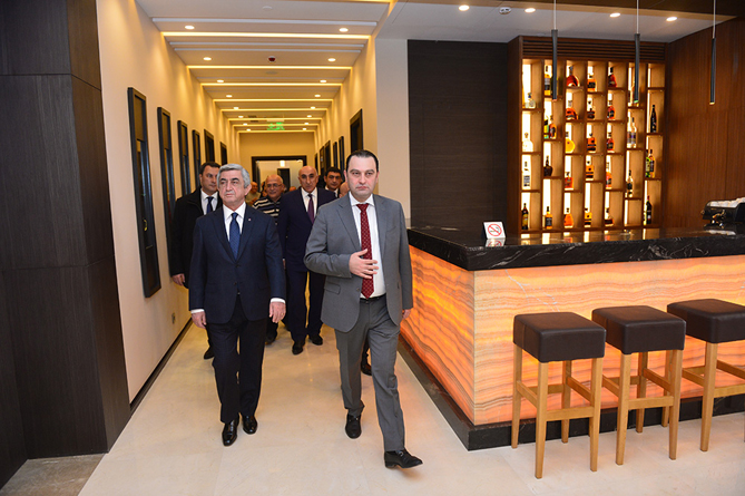 президент Саргсян на открытии гостиницы Арарат Резорт