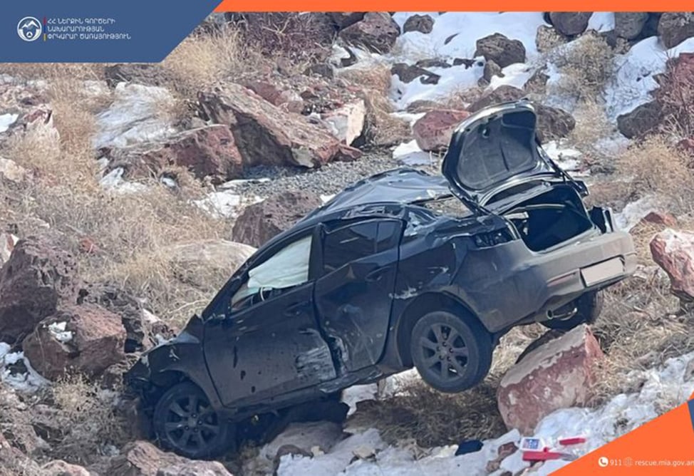 Человек погиб по колесами автомобиля на трассе Ереван-Гюмри Человек погиб по колесами автомобиля на трассе Ереван-Гюмри