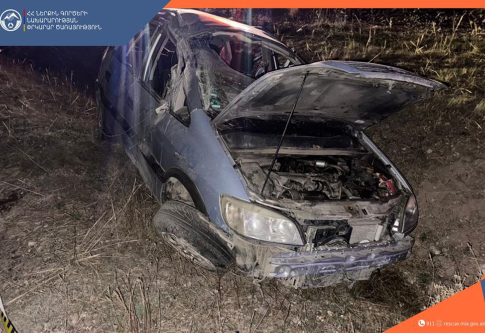 Два человека погибли, семеро пострадали в аварии в Армении