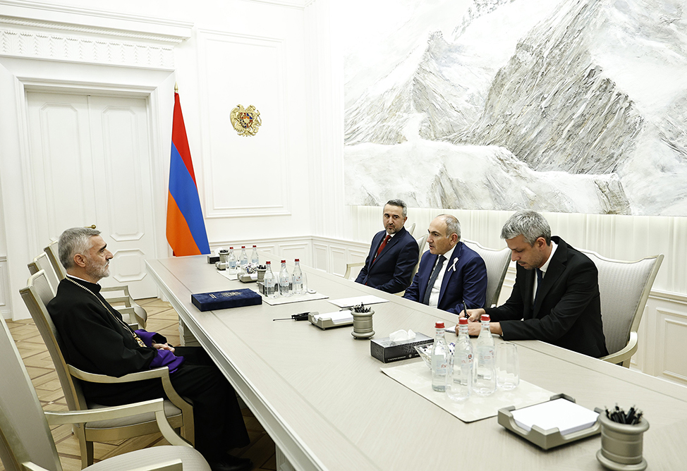 Архиепископ Шаан Саргисян передал Пашиняну благословения Католикоса Великого Дома Киликийского