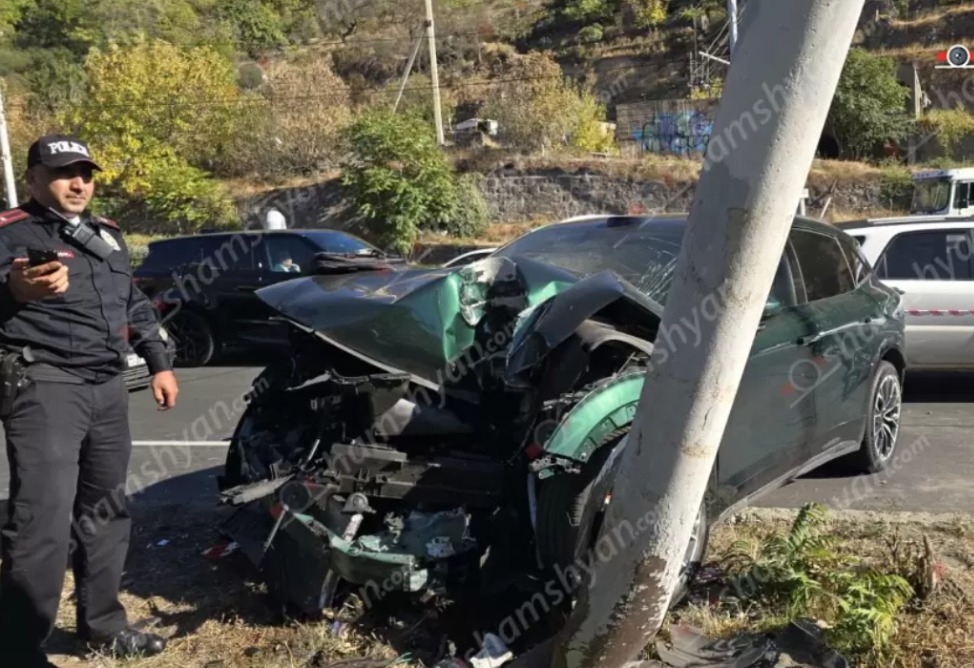 Խոշոր ավտովթար՝ Մյասնիկյան պողոտայում․ մեկ մարդ հոսպիտալացվել է