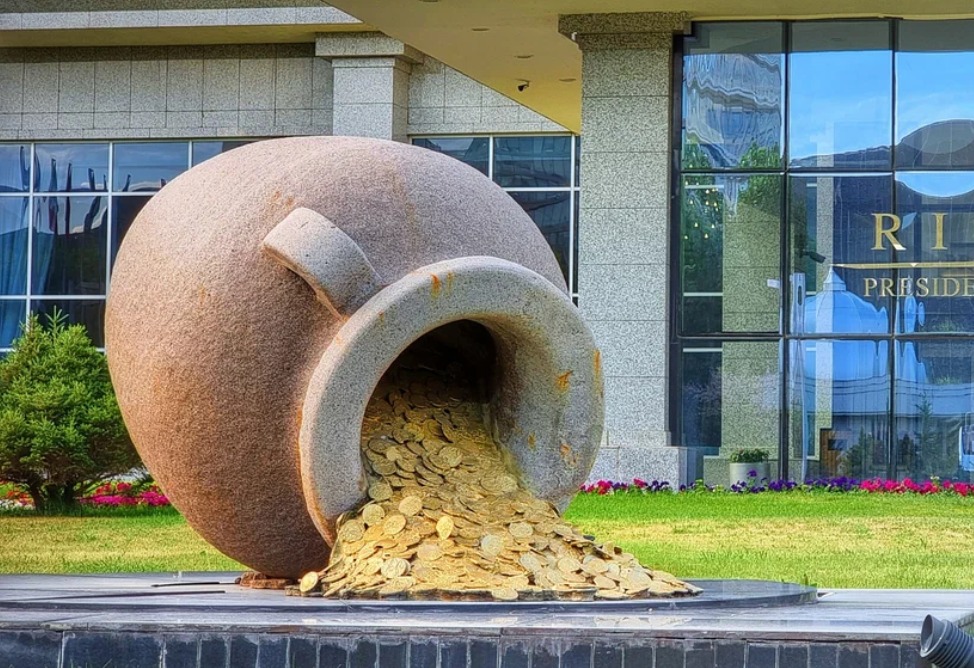 6 памятник деньгам 