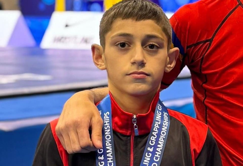 Зорик Ованнисян одержал победу над азербайджанским борцом и стал чемпионом мира по грэпплингу (ВИДЕО) Зорик Ованнисян одержал победу над азербайджанским борцом и стал чемпионом мира по грэпплингу (ВИДЕО)