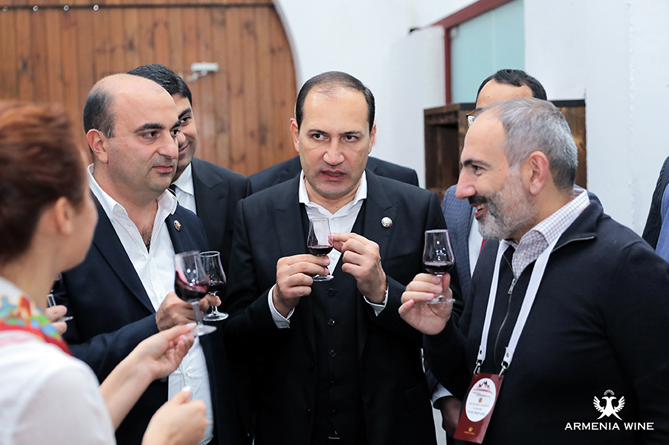 Armenia Wine форум Мой шаг Пашинян (11).jpg