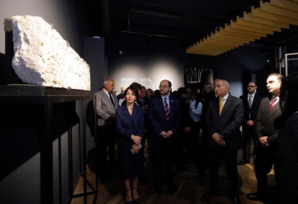 выставка Лувра в Ереване