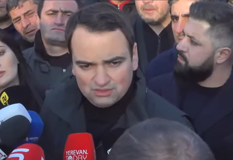 Փաշինյանը պառակտում է եկեղեցին. Նարեկ Կարապետյան 