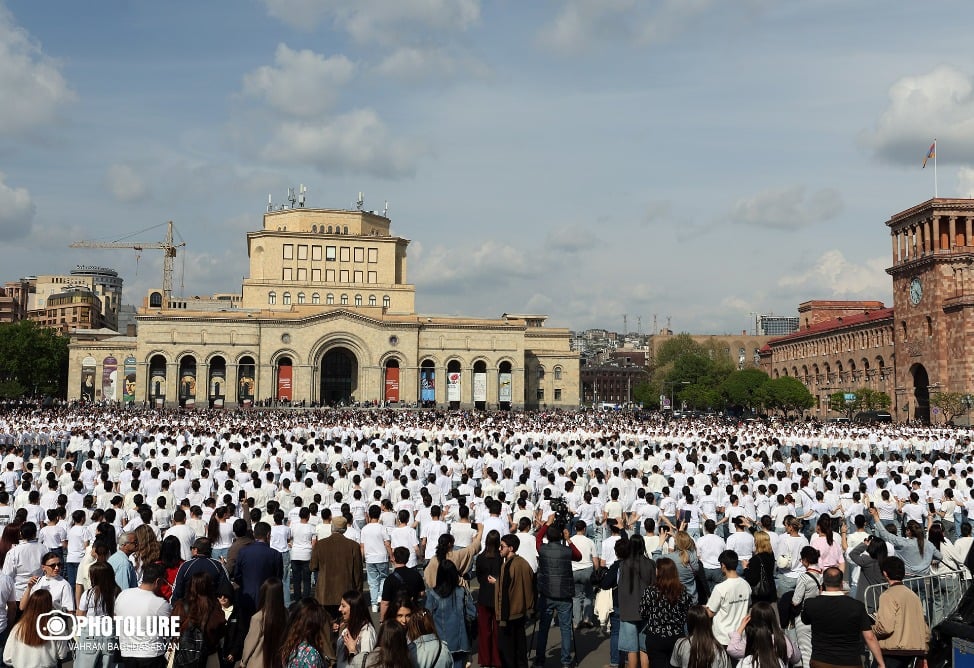 Ереван отмечает Международный день танца-0