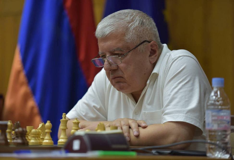 Армянский гроссмейстер Рафаэл Ваганян выиграл "Tурнир легенд" на "Aeroflot Open"