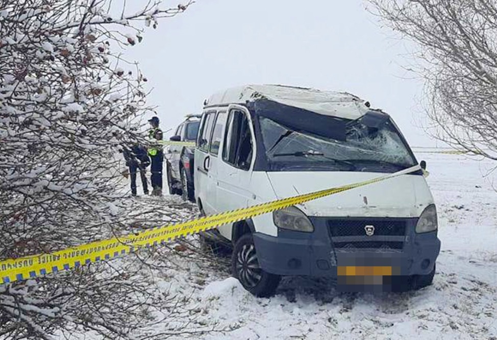 Շիրակի մարզում երթուղային «Գազել» է կողաշրջվել, կա տուժած