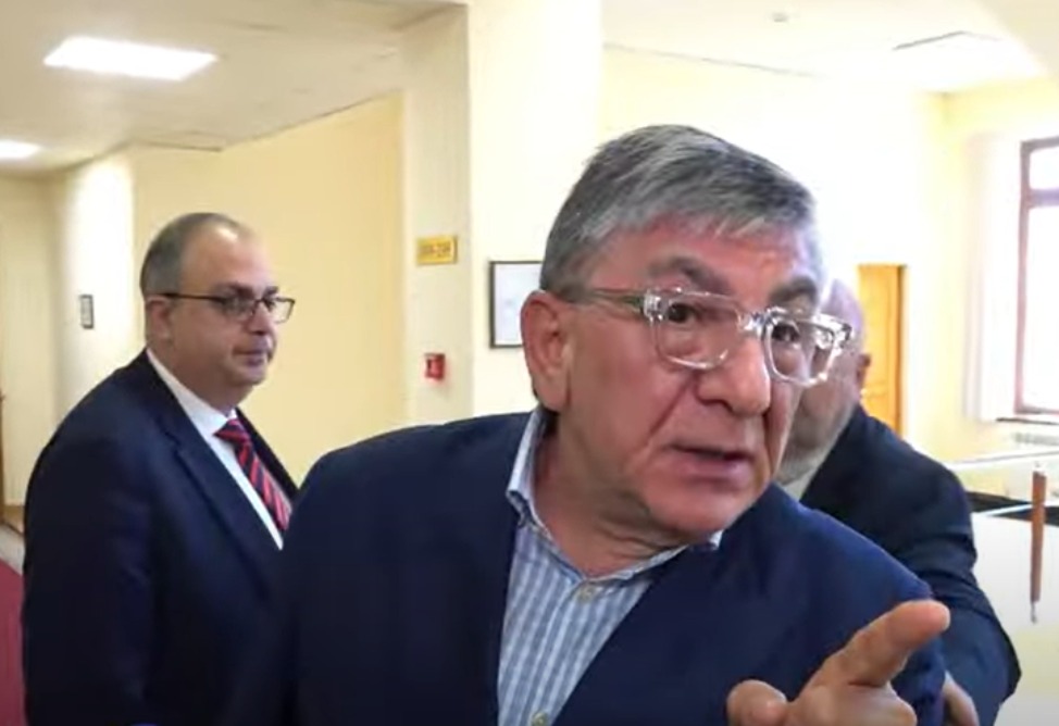 «44-օրյայի մեծ մասը չի կռվել», «Մի խփեք», «Չեմ խփում». Խաչատուր Սուքիասյանը հունից դուրս եկավ (ՎԻԴԵՈ) «44-օրյայի մեծ մասը չի կռվել», «Մի խփեք», «Չեմ խփում». Խաչատուր Սուքիասյանը հունից դուրս եկավ (ՎԻԴԵՈ)