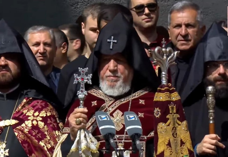 Католикос всех армян Гарегин Второй посетил "Цицернакаберд" в годовщину Геноцида 1915 года Католикос всех армян Гарегин Второй посетил "Цицернакаберд" в годовщину Геноцида 1915 года