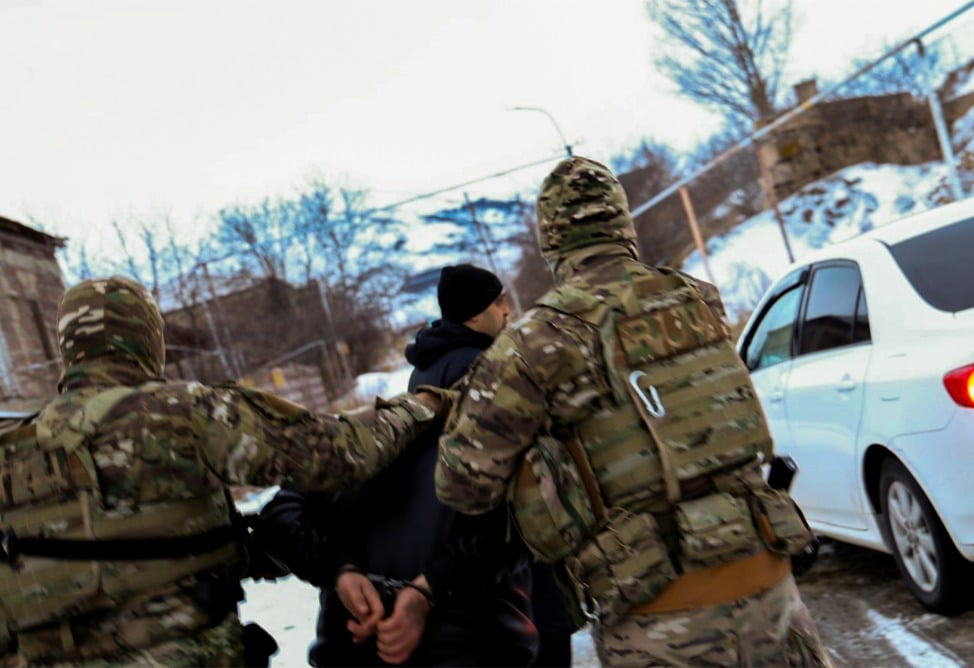 преступники