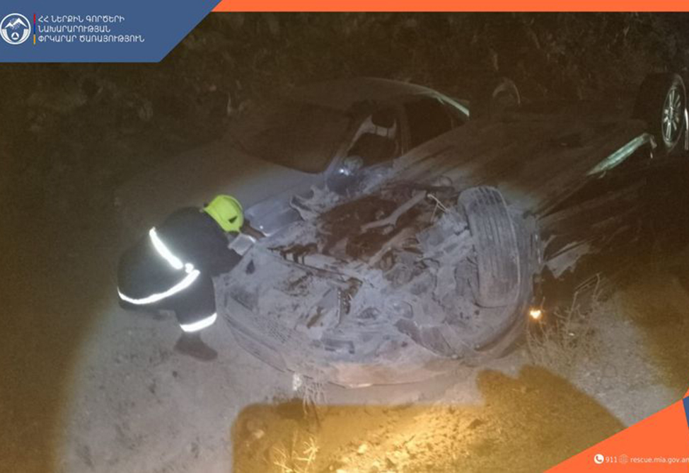 Три машины столкнулись в Армении, 10 человек пострадали
