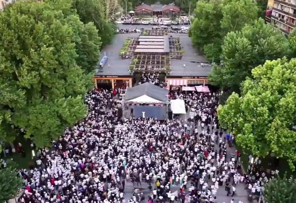 В центре Еревана началось мирное шествие в поддержку Самвела Карапетяна и Армянской церкви В центре Еревана началось мирное шествие в поддержку Самвела Карапетяна и Армянской церкви