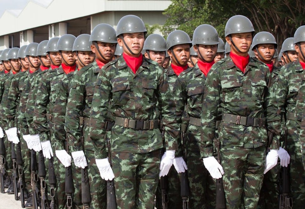 «Надоела жена? Военный лагерь — идеальное место, чтобы от нее отдохнуть!»: креативная реклама привлекла добровольцев в Армию Таиланда