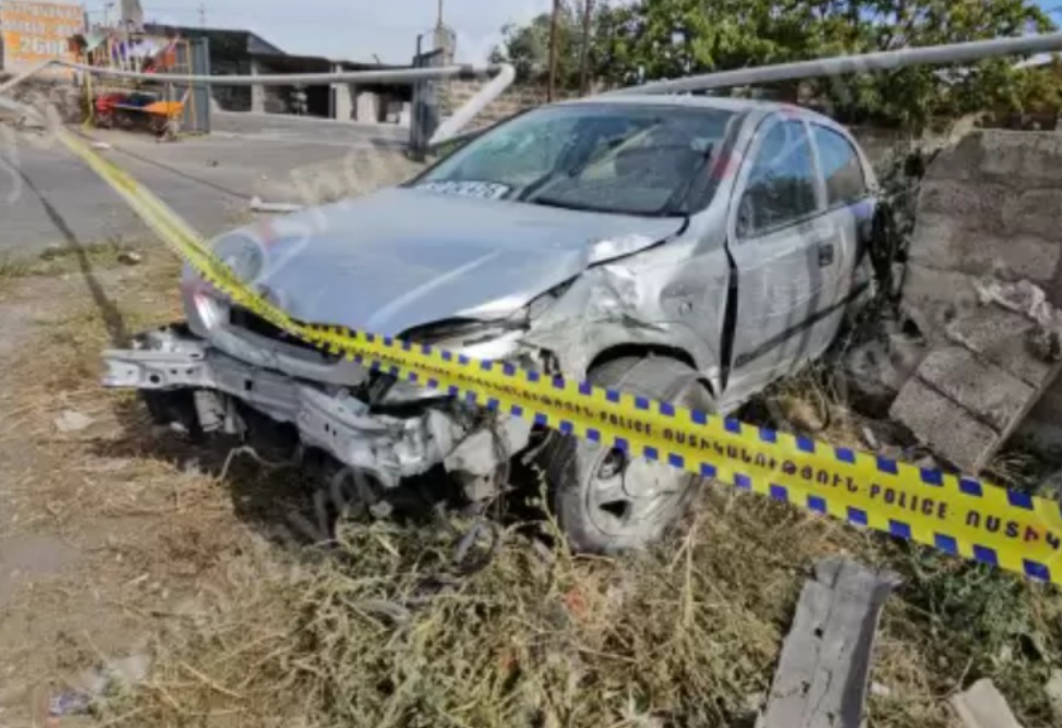 Զովունիում բախվել են «Kia»-ն ու «Opel»-ը. վերջինը կոտրել է գազատար խողովակների սյուները և հայտնվել երթևեկելի գոտուց դուրս Զովունիում բախվել են «Kia»-ն ու «Opel»-ը. վերջինը կոտրել է գազատար խողովակների սյուները և հայտնվել երթևեկելի գոտուց դուրս