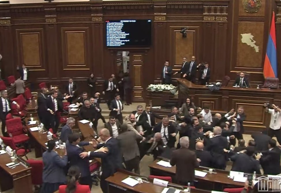 Потасовка произошла в парламенте Армении