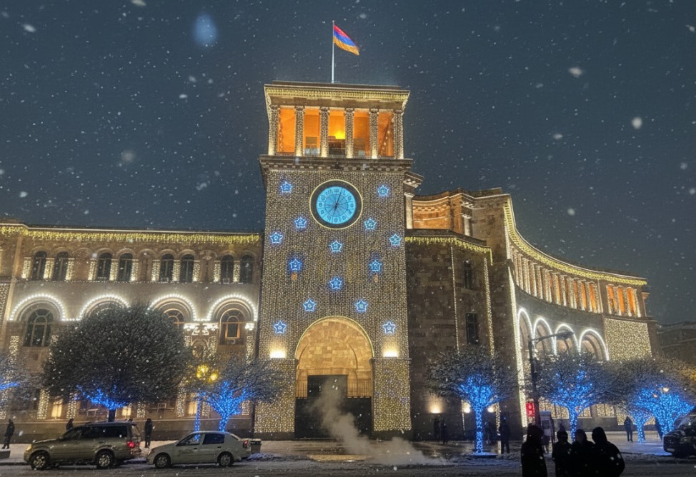 Հունվարի 1–ը՝ Երևանում․ քաղաքը  պարուրված է տոնական շնչով (ՖՈՏՈ)