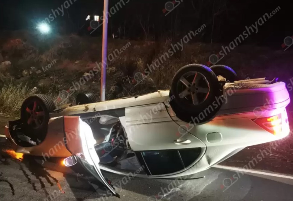 Ավտովթար՝ Արագածոտնում․ Mercedes–ը գլխիվայր շրջվել է Ավտովթար՝ Արագածոտնում․ Mercedes–ը գլխիվայր շրջվել է