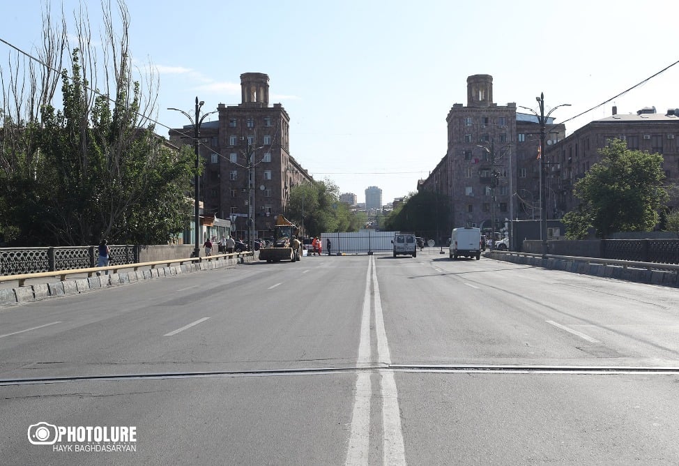 Движение транспорта по мосту Киевян в Ереване возобновят на две недели раньше срока - мэрия