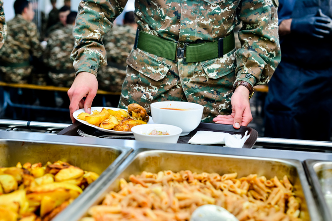 Еремян питание солдат военнослужащих (2).jpg