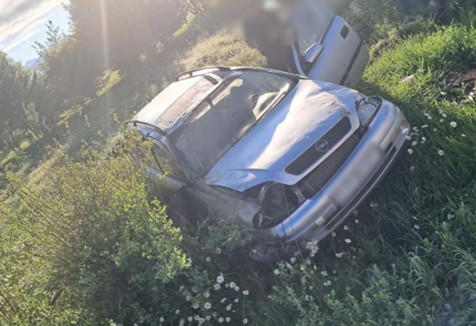 Opel–ը գտել են շրջված վիճակում․ 20–ամյա երիտասարդները խոստովանել են, որ գողացել են մեքենան (ՎԻԴԵՈ)