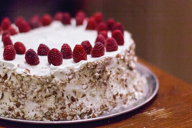 Խմորեղենն արտադրվել է տան սենյակներից մեկում․ արտադրամասի գործունեությունը կասեցվել է (ՖՈՏՈ)