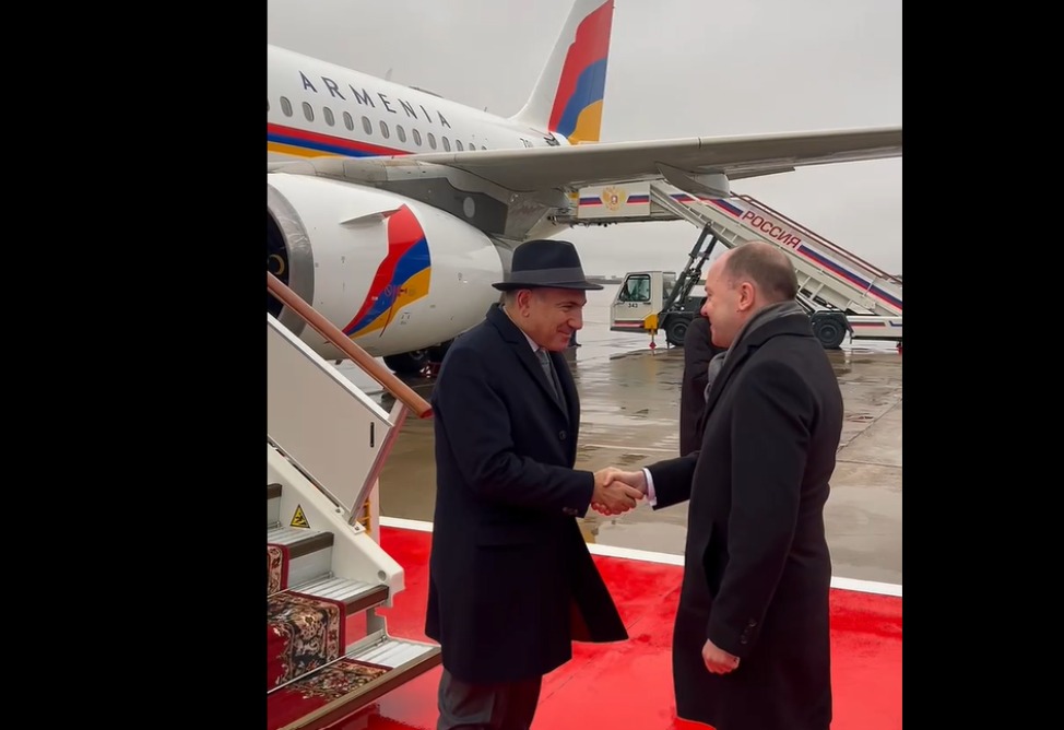 Самолет Пашиняна наконец приземлился в Москве. Ранее воздушное пространство было закрыто (ВИДЕО)