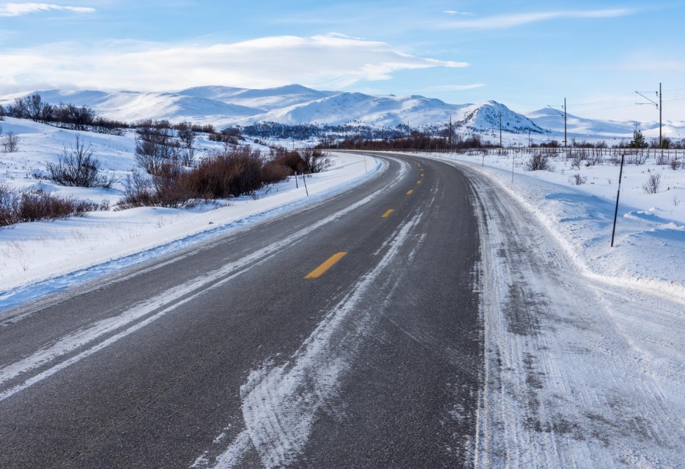 В Армении движение транспорта на некоторых дорогах  ограничено из-за погодных условий
