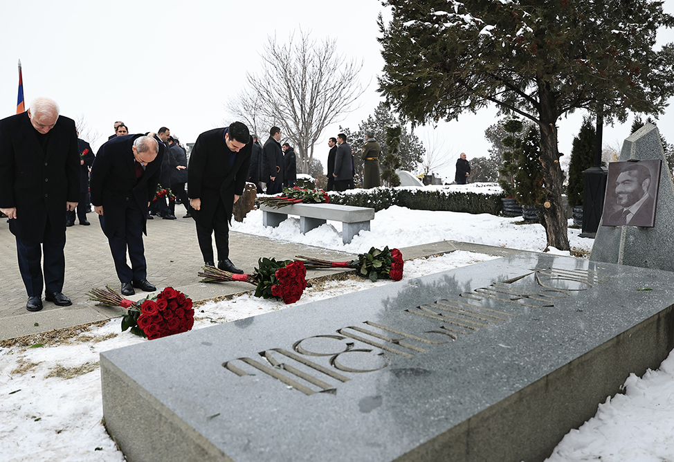 Пашинян, Ераблур