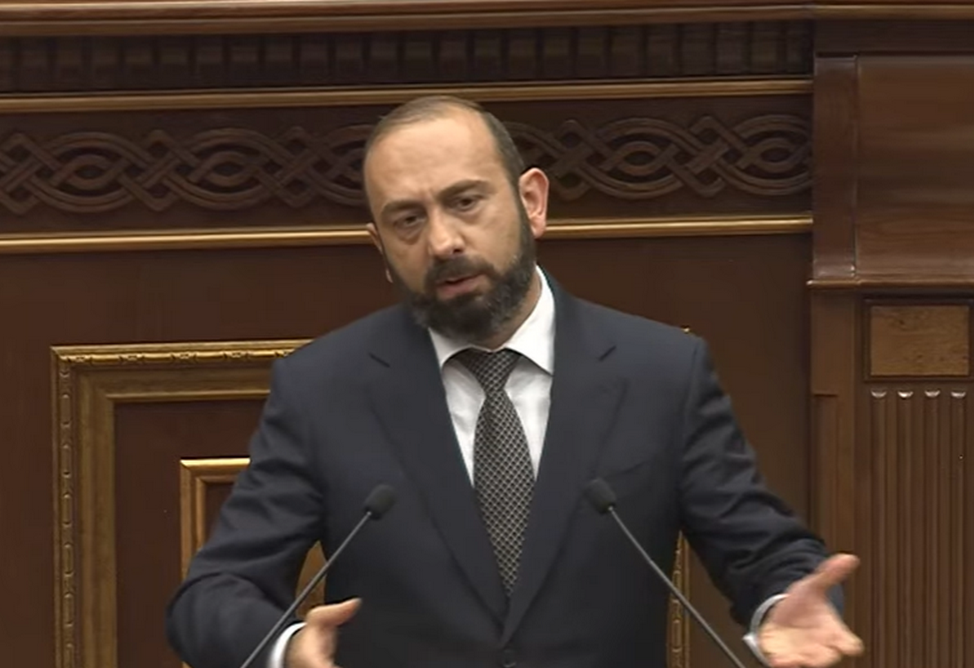 Мир не будет полностью установлен,"даже если мы подпишем мирный договор" с Азербайджаном - глава МИД Армении 