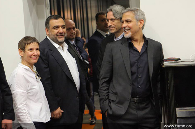 Джордж Клуни и Рубен Варданян в центре креативных технологий Тумо 