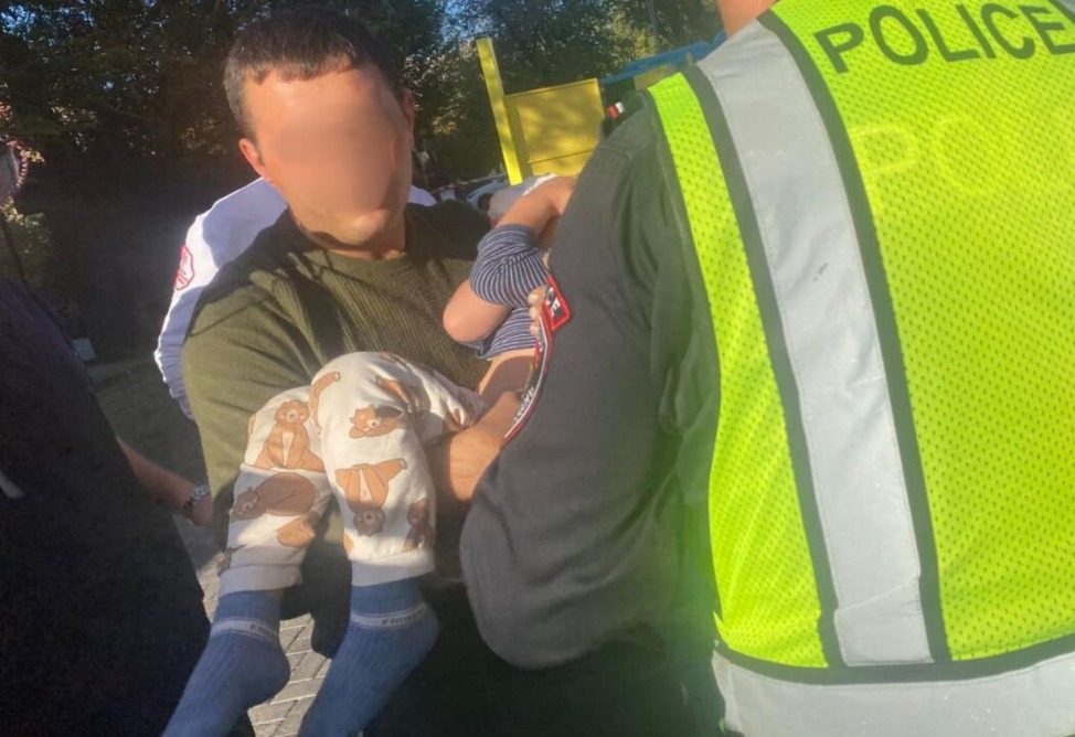 В Ереване 4-летнего мальчика спасли благодаря оперативности патрульных (ФОТО) 
